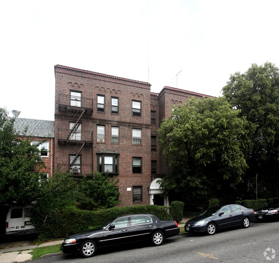 Primary Photo - 85-55 118th St