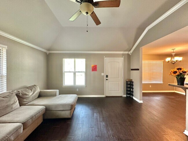 Foto del edificio - Coming Soon! 3 Bedroom 2 Bath in Tyler!