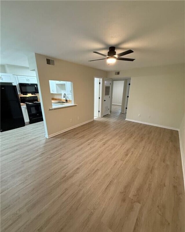 Foto del edificio - 815 Sandy Ct