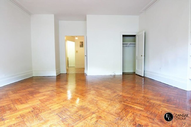 Foto del edificio - 84 Riverside Drive