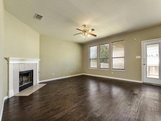 Building Photo - 1412 Briar Hill Dr
