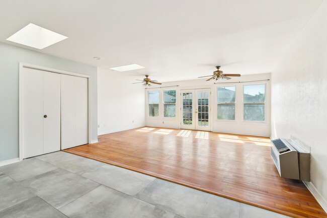 Foto del edificio - 2118 Edenborn Ave