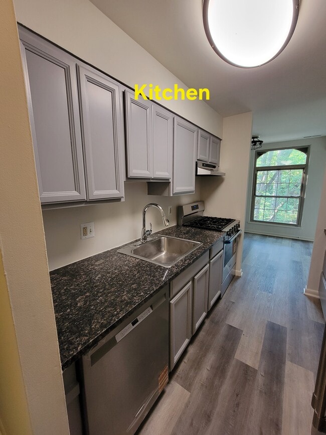 Building Photo - 3332 Woodburn Village Dr