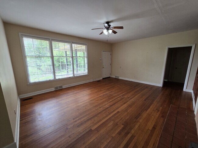 Foto del edificio - 604 Highland Park Dr