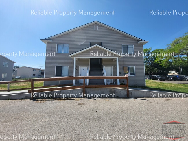 Building Photo - 1430 Cambridge Dr
