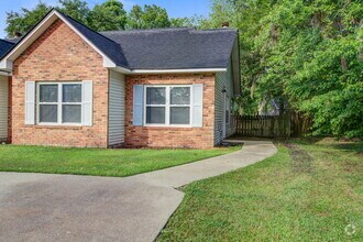 Building Photo - 9621 N Cardinal Dr
