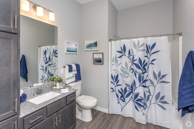 Estudio, 1BA - 570SF - Farnam Flats
