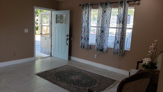 Building Photo - 651 16th St NW