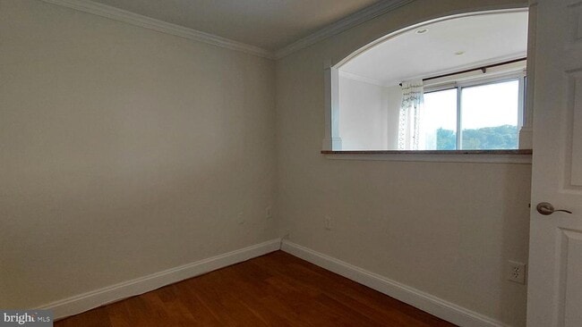 Building Photo - 10201 Grosvenor Pl