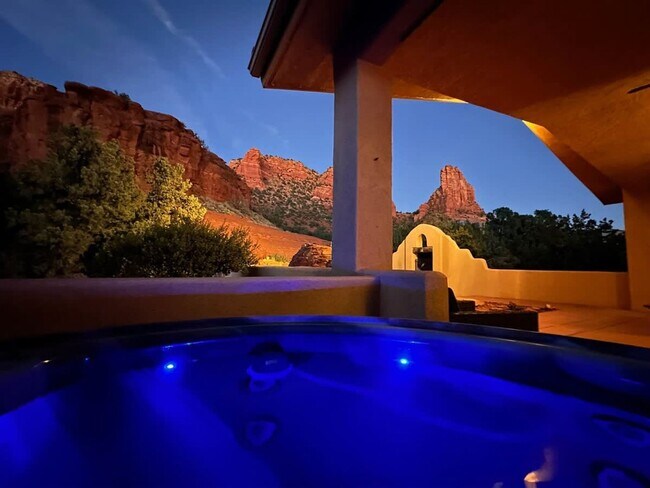 Foto del edificio - 123 Devils Kitchen Dr