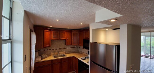 Building Photo - 3030 Marcos Dr