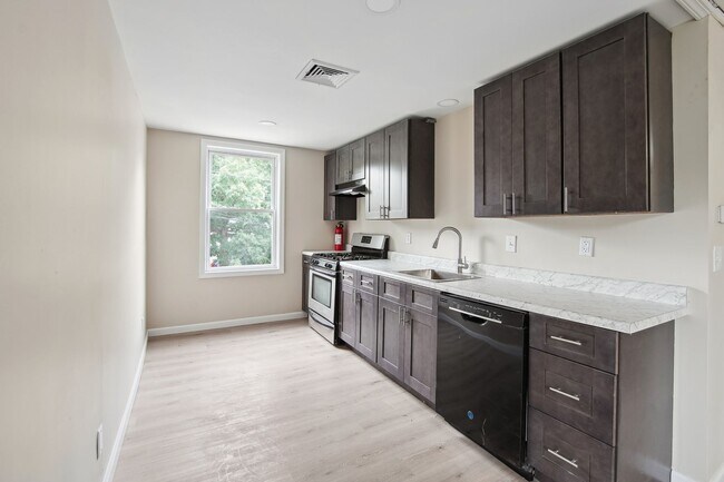 Foto del edificio - 18 Brinkerhoff St