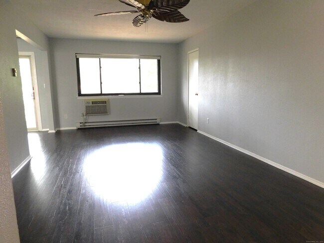 Building Photo - 173 Kennedy Dr