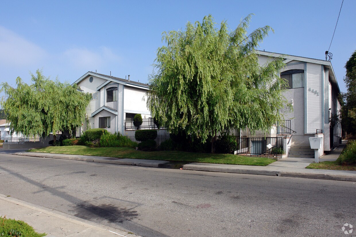 Foto principal - 4461 W 132nd St