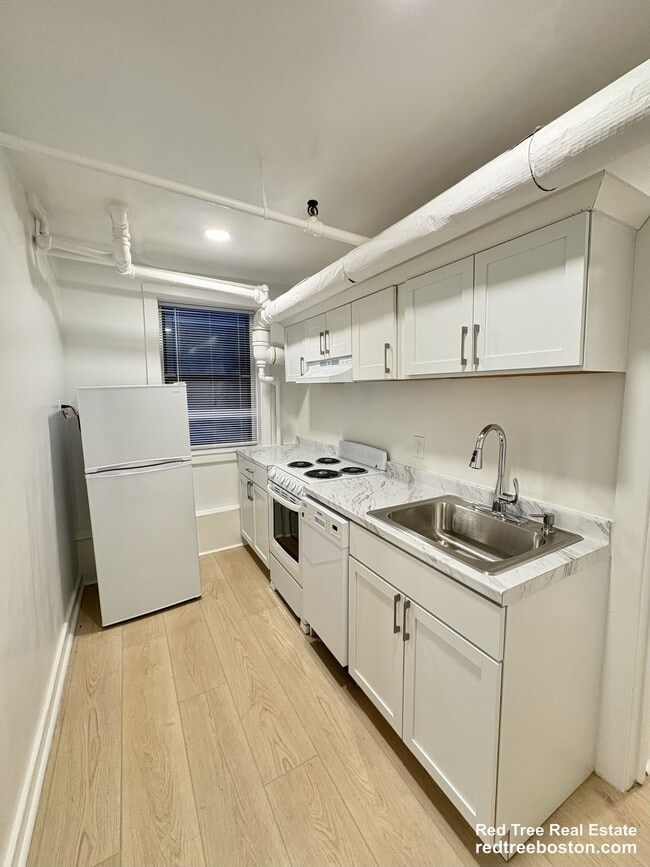 Building Photo - 19 Peterborough St