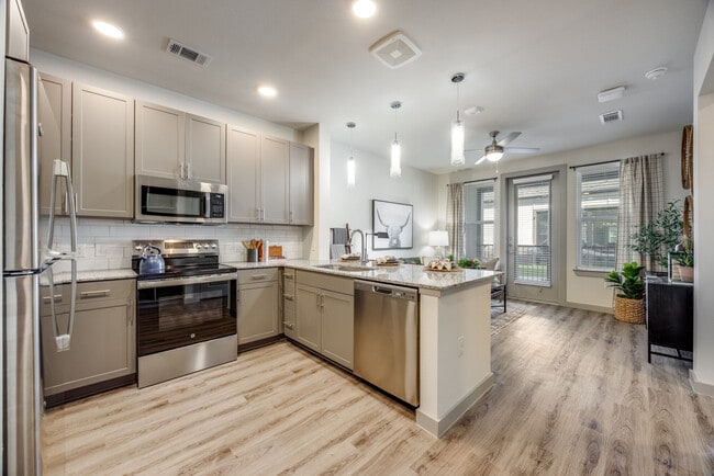 Espacios de vida elevados en Aspire at Greenville - Aspire at Greenville