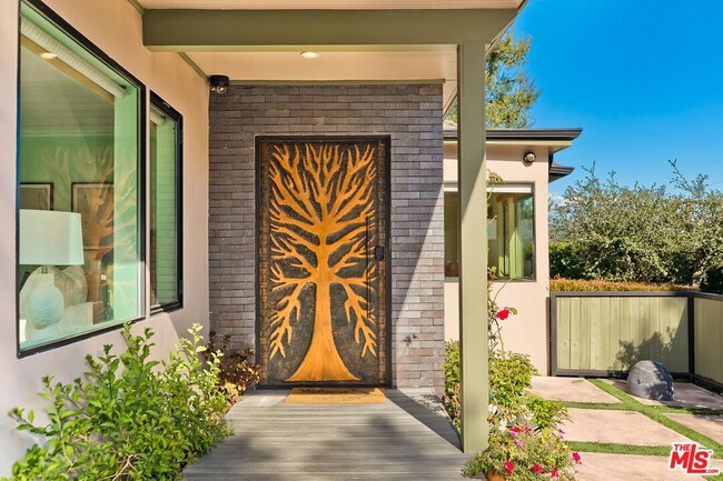 Photo - 2841 Montcalm Ave (West Hollywood, CA) House
