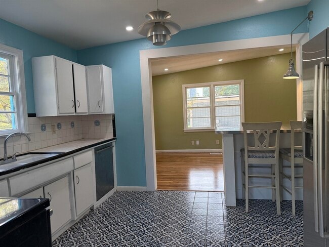 Building Photo - 1811 Tyndall Dr