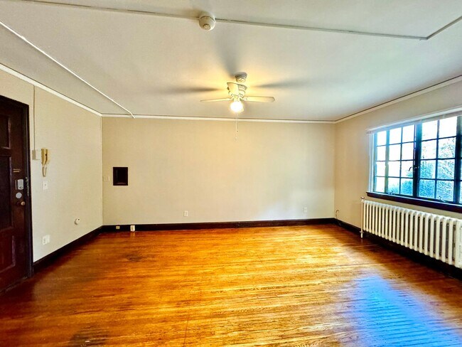 Foto del edificio - 117 Highland Pkwy