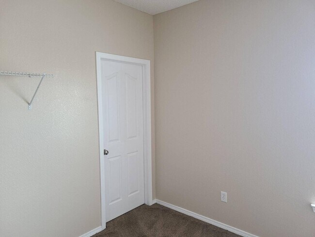 Foto del edificio - 3264 Bell Point Dr