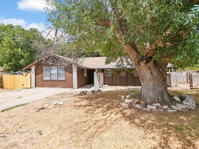 Building Photo - 4604 Lambs Ln