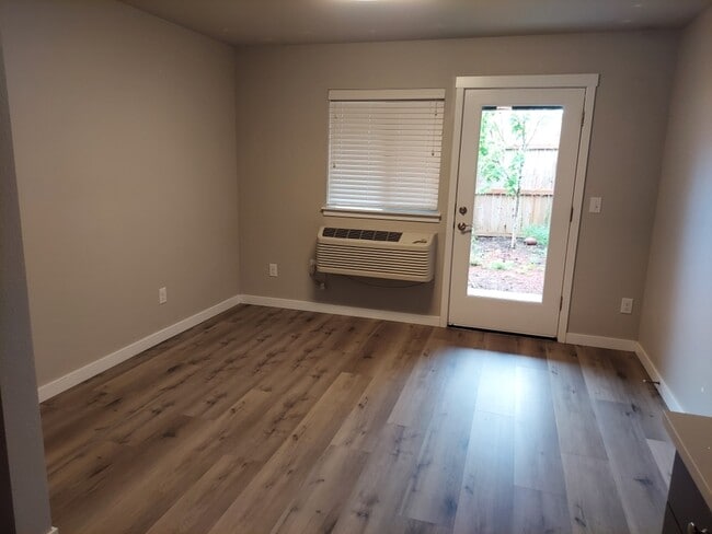 Building Photo - 8300 SE Flavel St