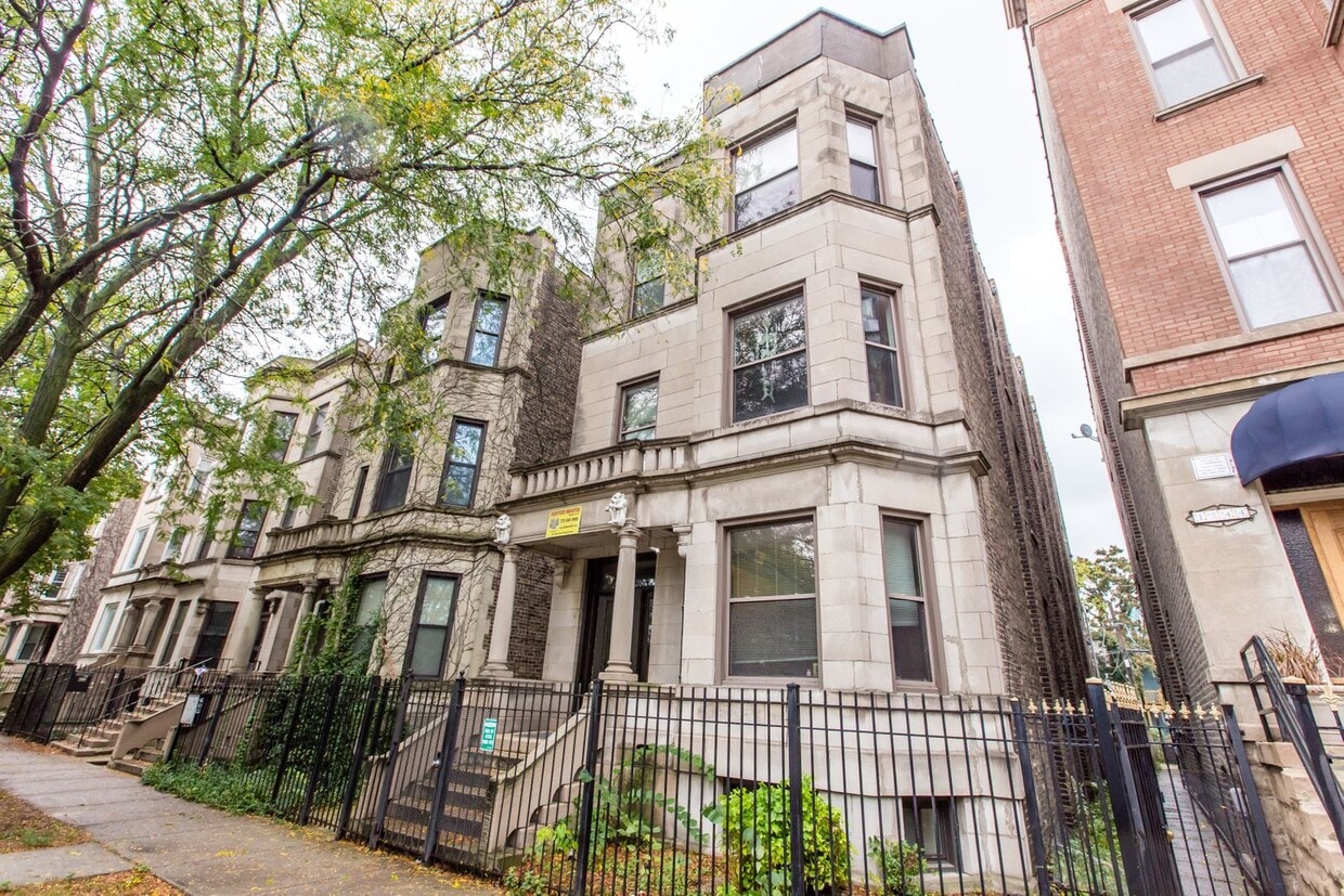 Primary Photo - STUNNING 5BEDROOM/2bath in Wicker Park! In...