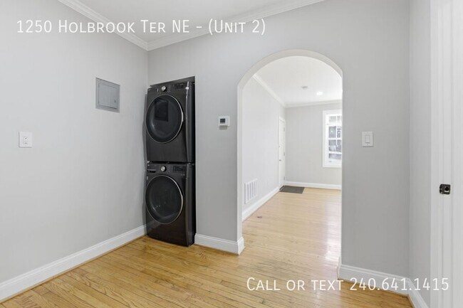 Foto del edificio - 1250 Holbrook Terrace NE