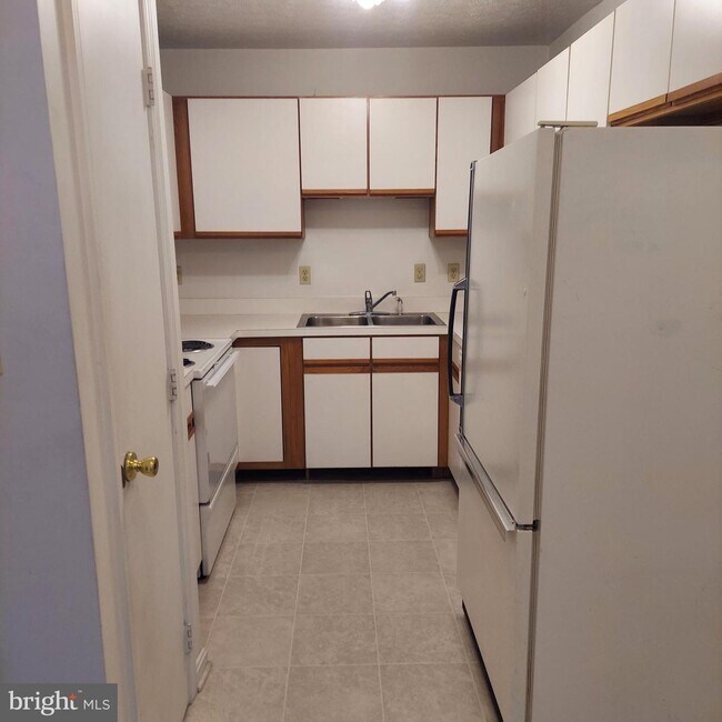 4065 Rose Bud Ct, Edinburg, VA 22824 Room for Rent in Edinburg, VA