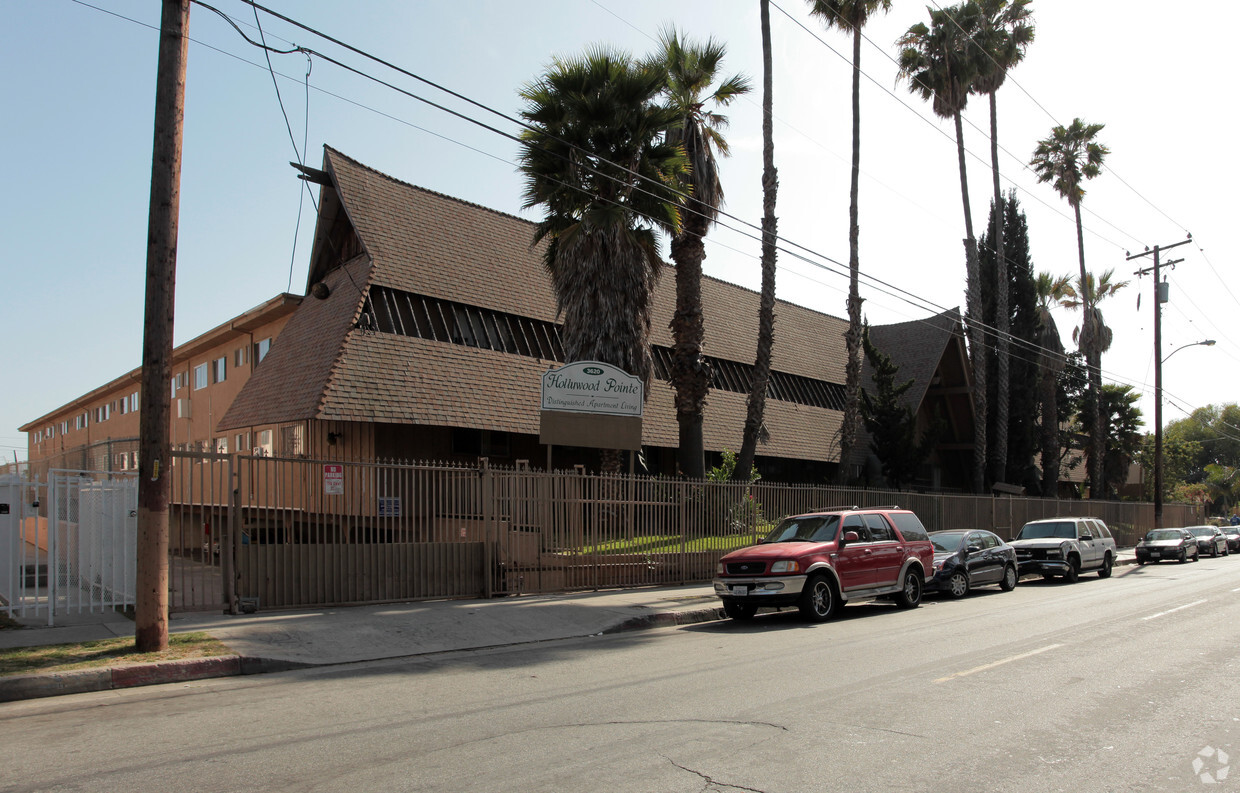 Building Photo - Hollywood Pointe