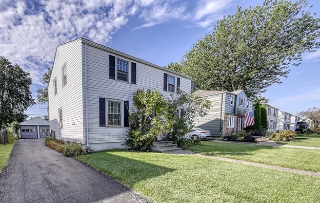 Front - 112 Kenview Ave