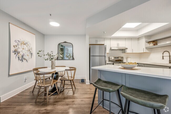 1 dormitorio, 1 baño - 750 pies cuadrados - Comedor - Virginia Highland Apartment Homes