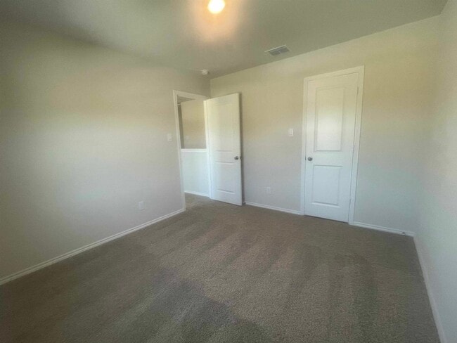 Building Photo - 5918 Chester Downs