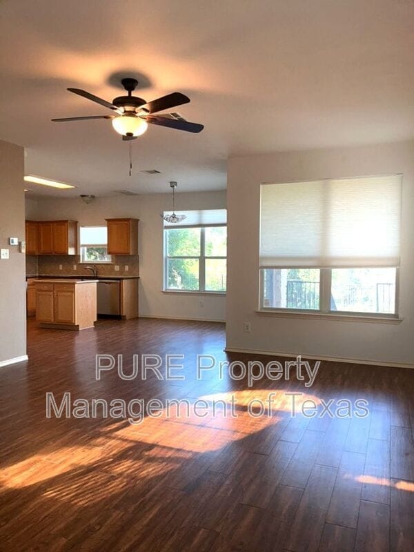 Building Photo - 10520 Dunham Forest Rd