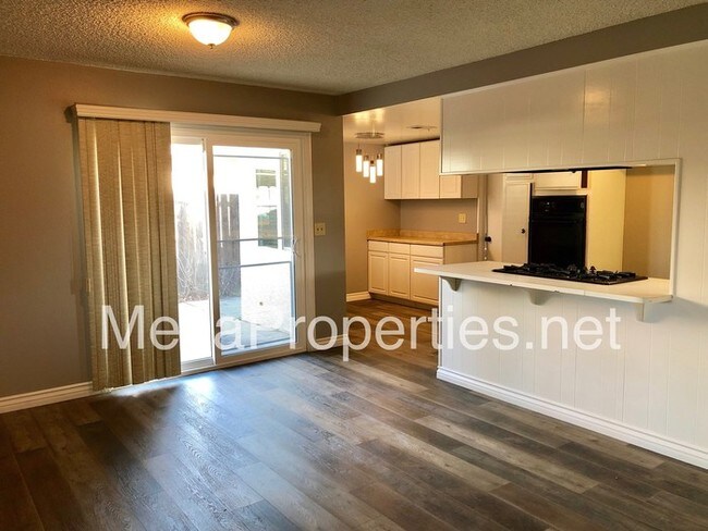 Building Photo - 10997 Collett Ave