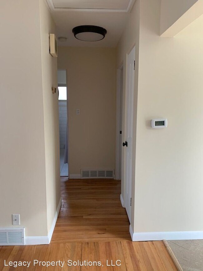 Building Photo - 4 br, 2 bath House - 721 Pike Street
