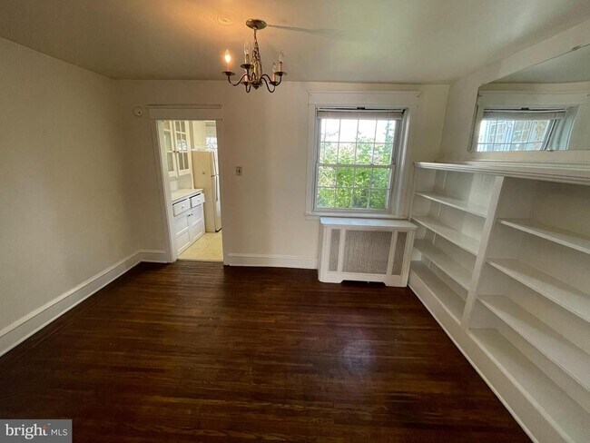 Foto del edificio - 3422 Tilden St