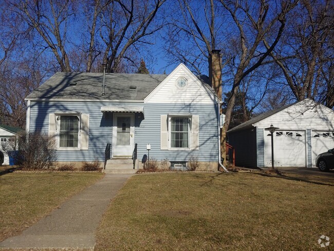 Building Photo - 7415 1st Ave S