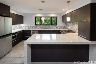 Building Photo - 4103 Kahala Ave