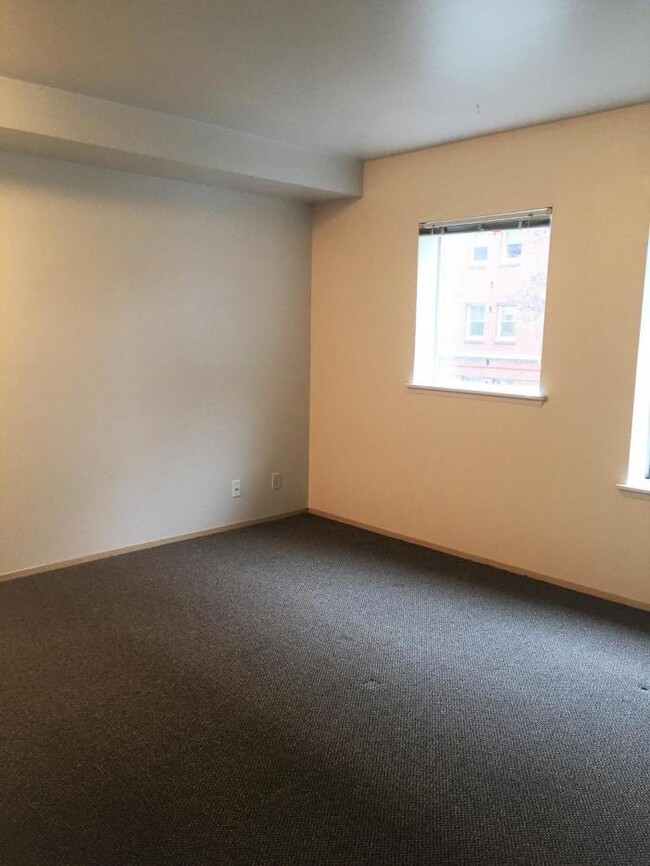Foto del edificio - 1 bedroom in Seattle WA 98121