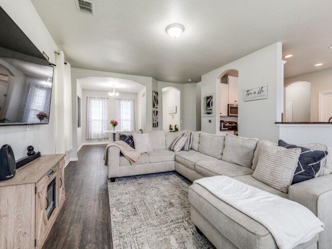 Building Photo - 6035 Enchantment