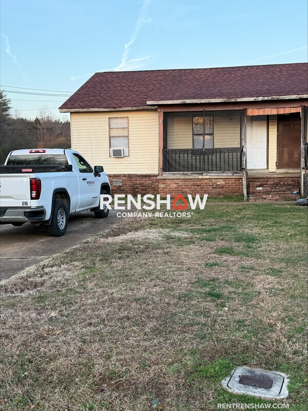 Building Photo - 181 Lealand Ln