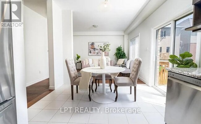 Building Photo - 4 Bilanski Farm Rd