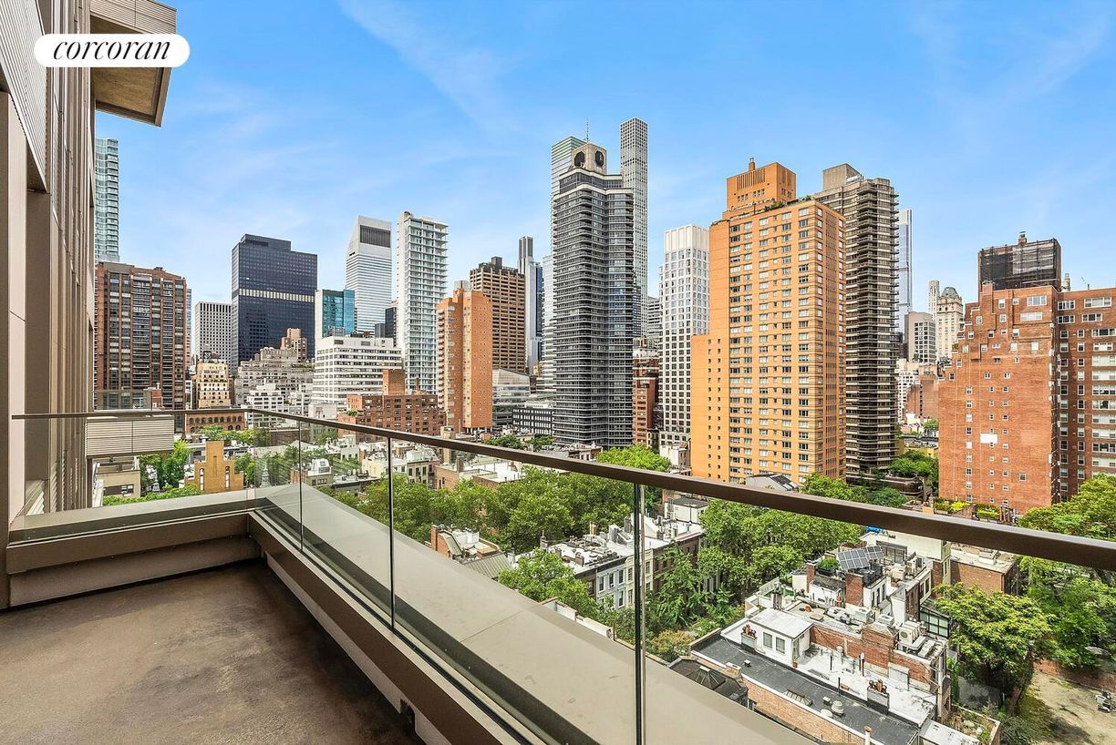 Foto principal - 249 E 62nd St