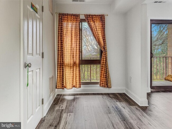 Building Photo - 13207 Dairymaid Dr