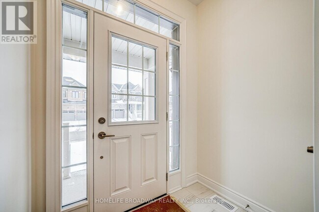 Photo du bâtiment - 30 Tremoy Rd