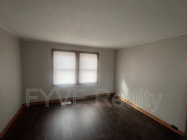 Foto del edificio - 4450 Galbraith School Rd