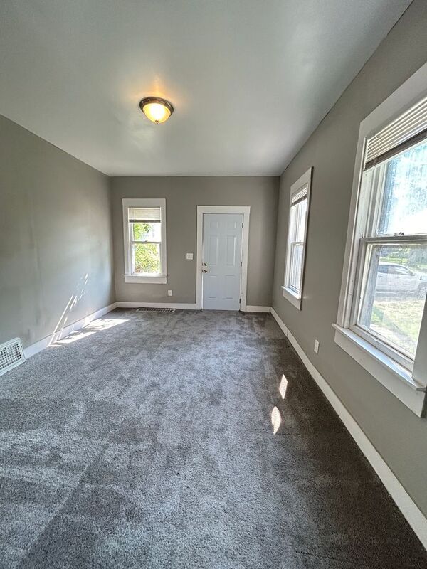 Building Photo - 3458 W 59th St