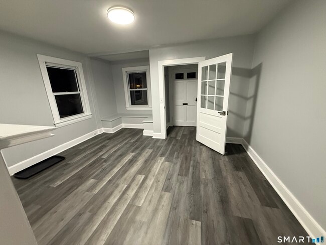 Building Photo - 36 Carver St