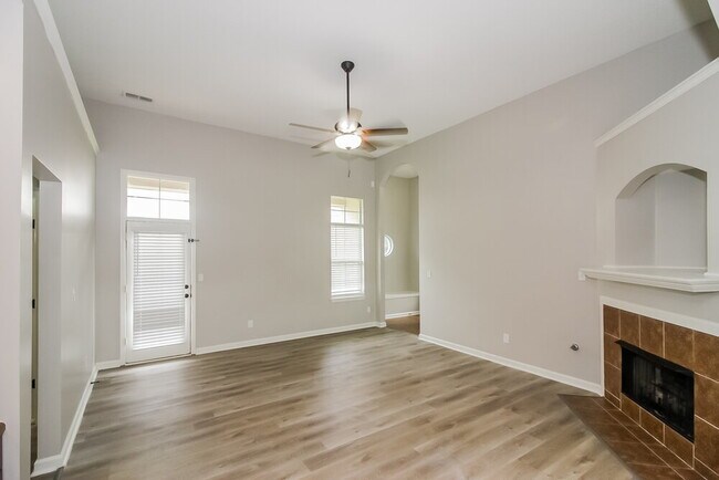 Foto del edificio - 4860 Stirrup Dr